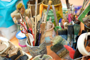 Pinceaux et peinture